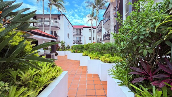 Property grounds - Santana Resort (Surfers Paradise)