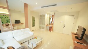 Suite, 1 King Bed - Camellia Princess Hotel (Vientiane)