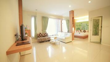 Suite, 1 King Bed | Minibar, in-room safe, rollaway beds, free WiFi