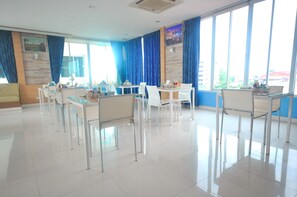 Desayuno buffet incluido todos los días