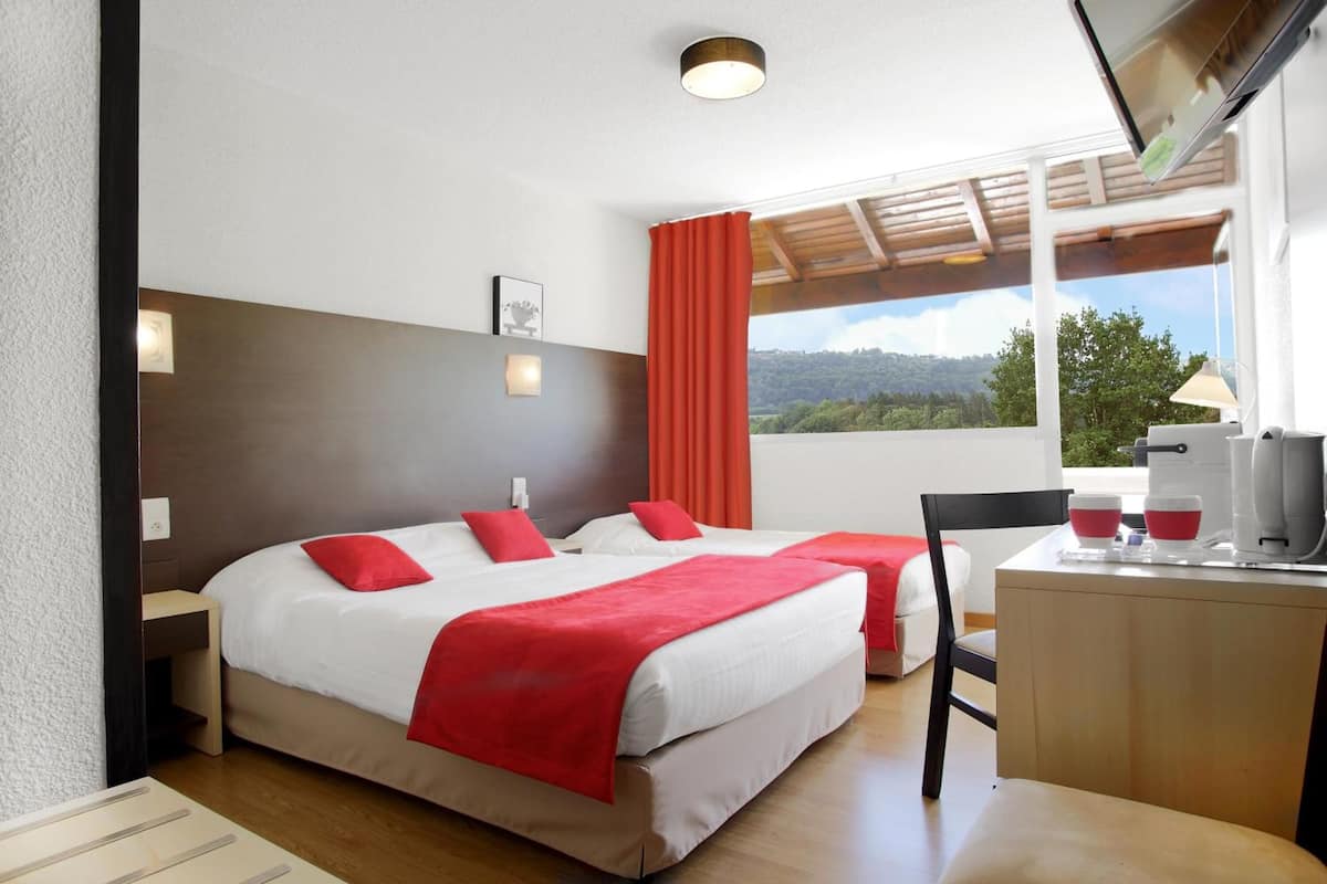 in-room safe, desk, iron/ironing board, free cots/infant beds