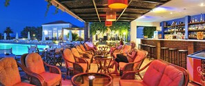 Bar en bord de piscine