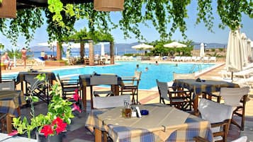 Breakfast, lunch, dinner served; Mediterranean cuisine