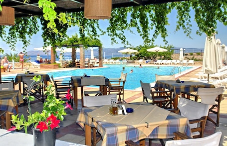 Breakfast, lunch, dinner served; Mediterranean cuisine