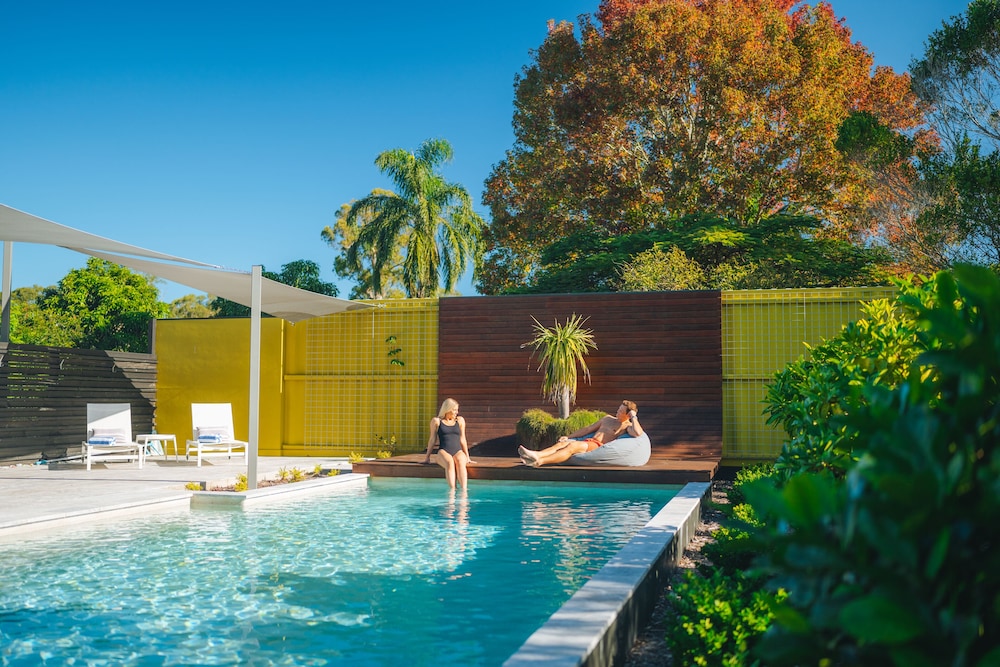 Glass on Glasshouse by null