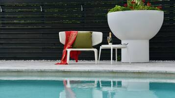 Outdoor pool, sun loungers