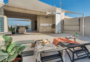 3 Bedroom Marina View Deluxe Rooftop Apartment | Terrace/patio - Sailport Mooloolaba Apartments (Mooloolaba)