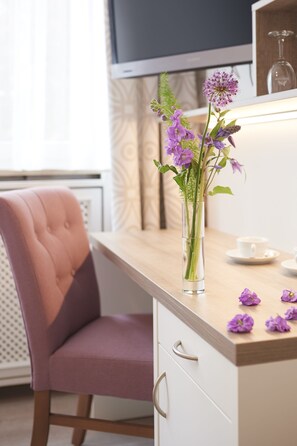 ห้องซิงเกิล | เครื่องนอนระดับพรีเมียม, มินิบาร์, ตู้นิรภัยในห้องพัก, โต๊ะทำงาน