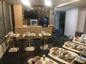 Se ofrece un desayuno continental entre semana (por un coste adicional)