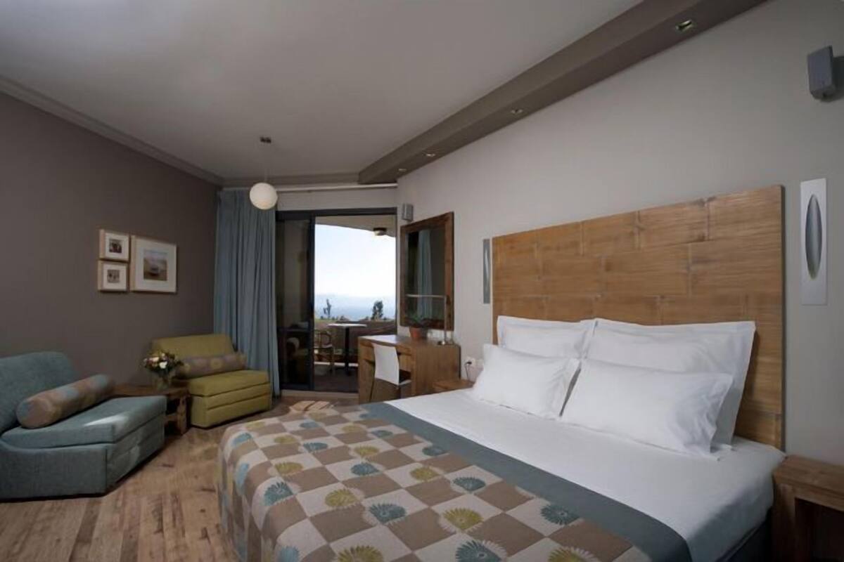 Memory foam beds, minibar, in-room safe, blackout drapes