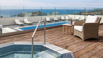 屋外プール、サンラウンジャー