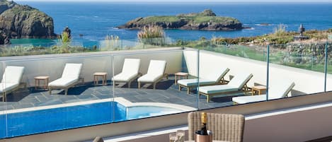 Behandelingskamers voor koppels, een sauna, een bubbelbad, een stoombad