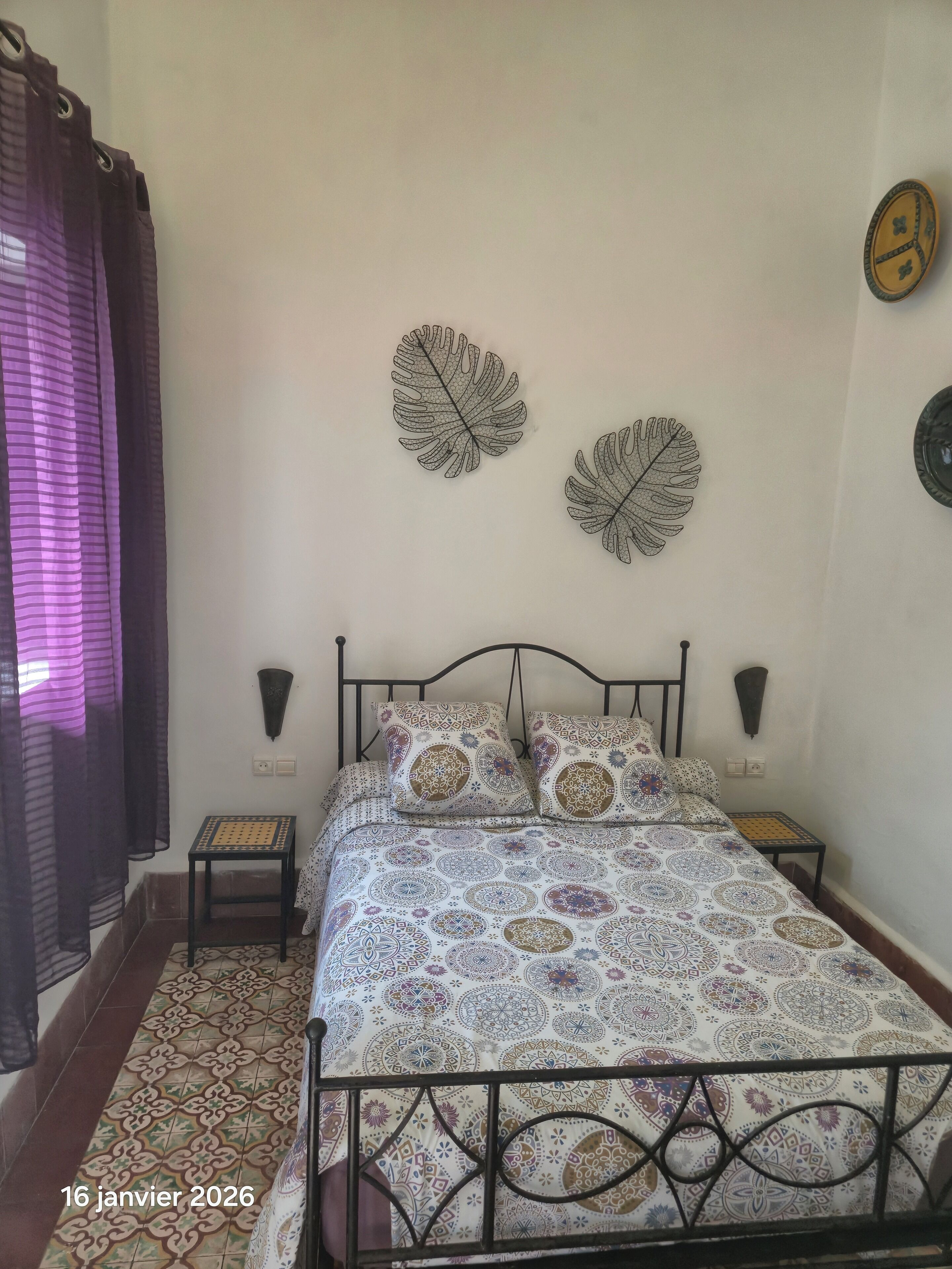 Rom – standard (Indigo) | Lydisolert, strykejern/-brett, wi-fi (inkludert) og sengetøy