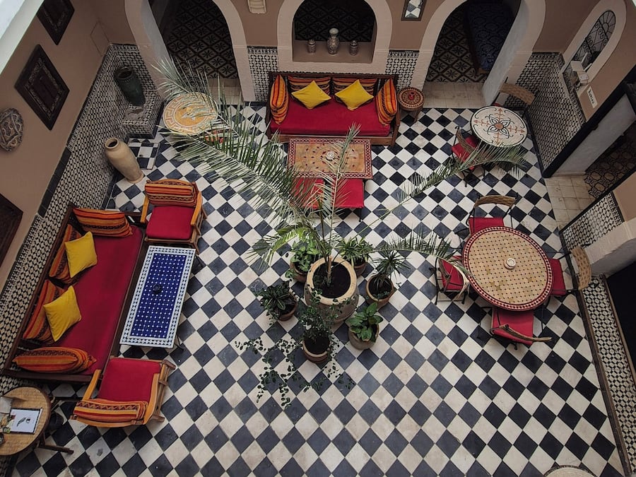 Quartos à prova de som, ferros/tábuas de passar roupa, Wi-Fi de cortesia