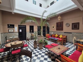 Insonorizzazione, ferro/asse da stiro, Wi-Fi gratuito, lenzuola