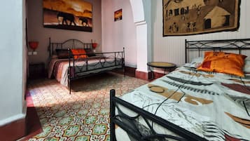 Familiale | Chambres insonorisées, fer et planche à repasser, Wi-Fi gratuit