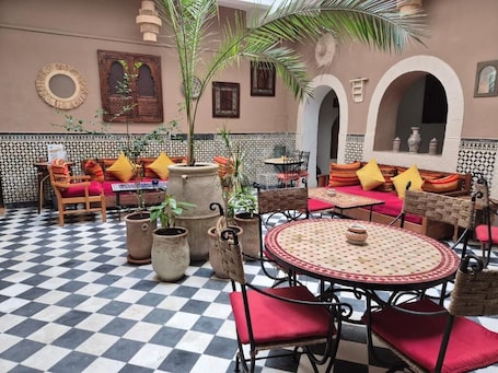 Chambres insonorisées, fer et planche à repasser, Wi-Fi gratuit. Riad Sidi Magdoul