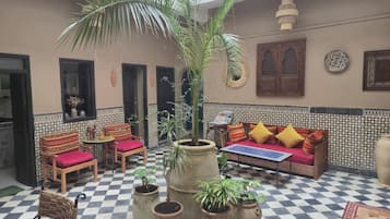 Insonorizzazione, ferro/asse da stiro, Wi-Fi gratuito, lenzuola