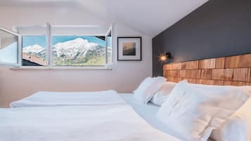 City-Zimmer | 1 Schlafzimmer, hochwertige Bettwaren, Betten mit Memory-Foam-Matratzen