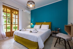 Frette Italian sheets, hypo-allergenic bedding, down duvets - Villas Lefkothea (Rethymno)