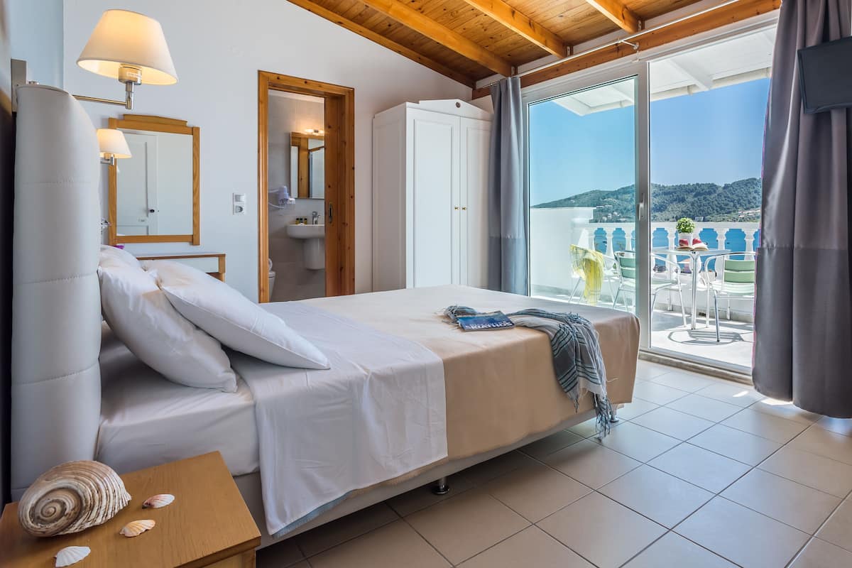 Comfort Suite, 1 Queen Bed, Sea View | View from room