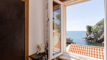 Double Room, Sea View | Premium bedding, in-room safe, free WiFi, bed sheets