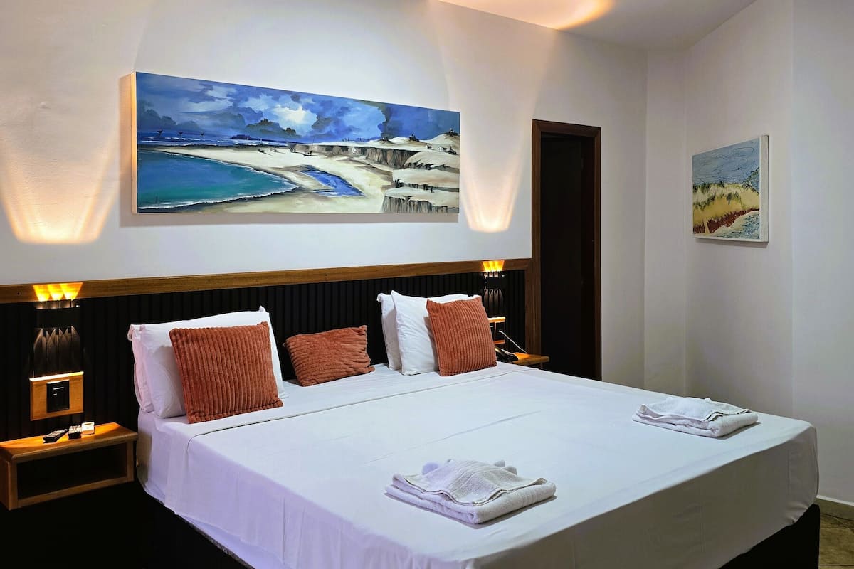 Deluxe Room | Minibar, desk, iron/ironing board, free WiFi