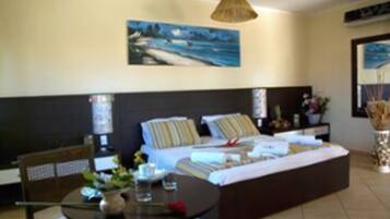 Standard Room | Minibar, desk, iron/ironing board, free WiFi