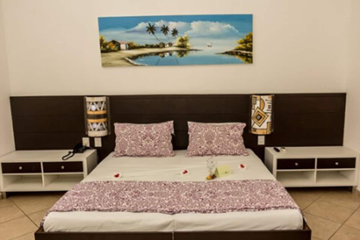 Standard Room | Minibar, desk, iron/ironing board, free WiFi