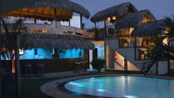 Outdoor pool, open 8:00 AM to 9:00 PM, pool loungers