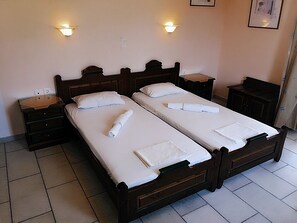 Studio for 3 people | Soundproofing, free WiFi, bed sheets
