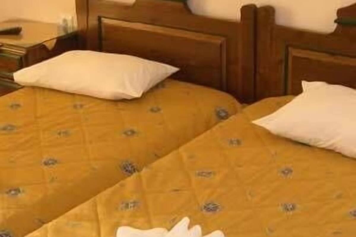 Soundproofing, free WiFi, bed sheets