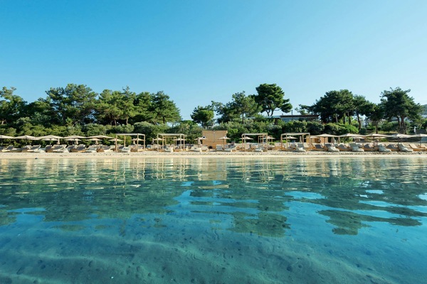 Private beach, sun loungers, beach umbrellas