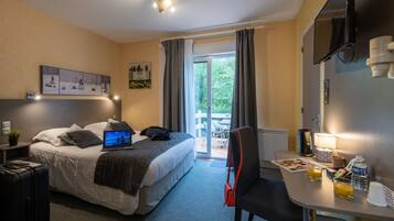 Superior Double Room | Desk, blackout drapes, iron/ironing board, free cribs/infant beds