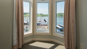 View from room - Brigantine Inn & Suites (Lunenburg)