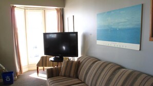 TV - Brigantine Inn & Suites (Lunenburg)