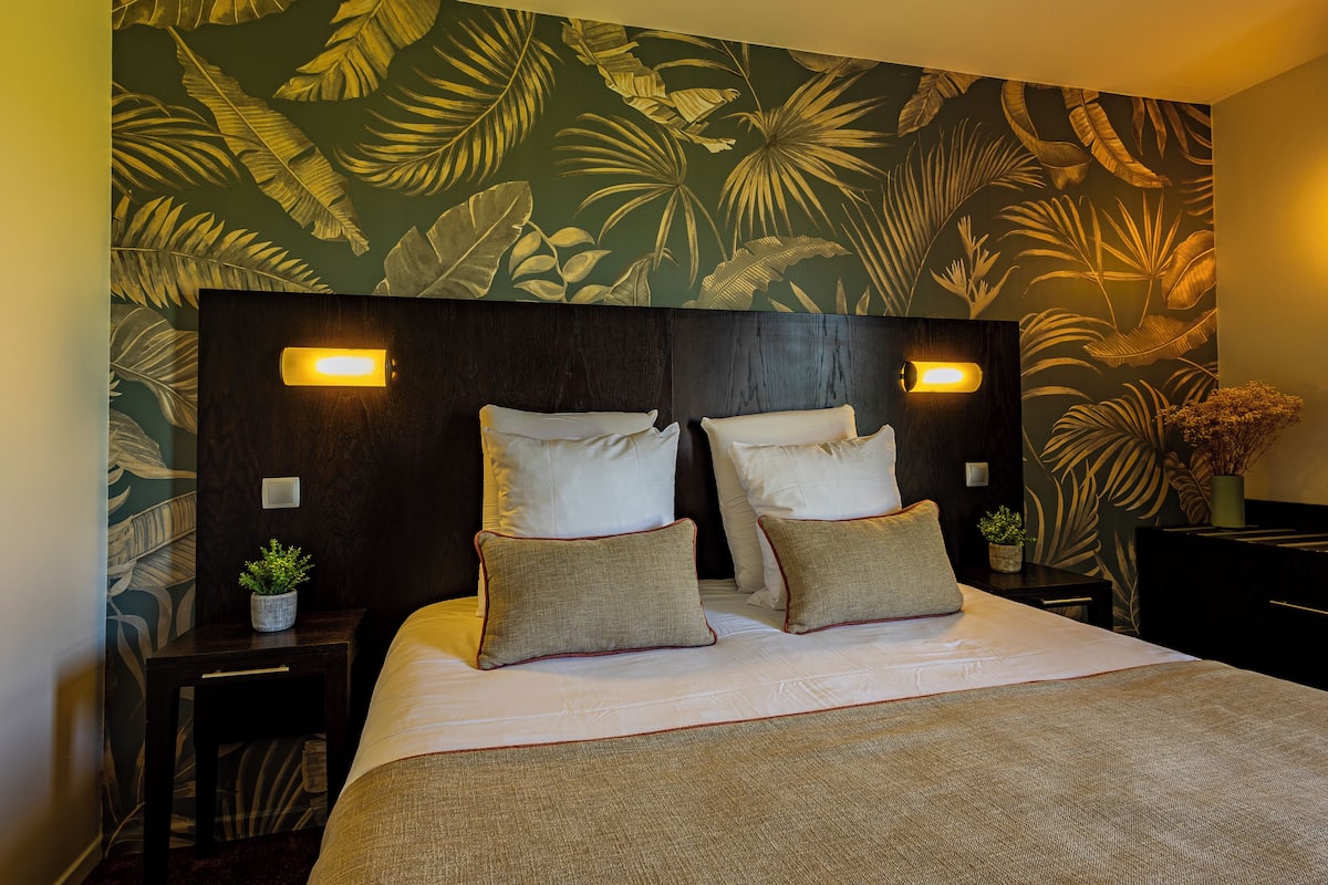 superior double room | premium bedding, pillow-top beds, desk, blackout curtains