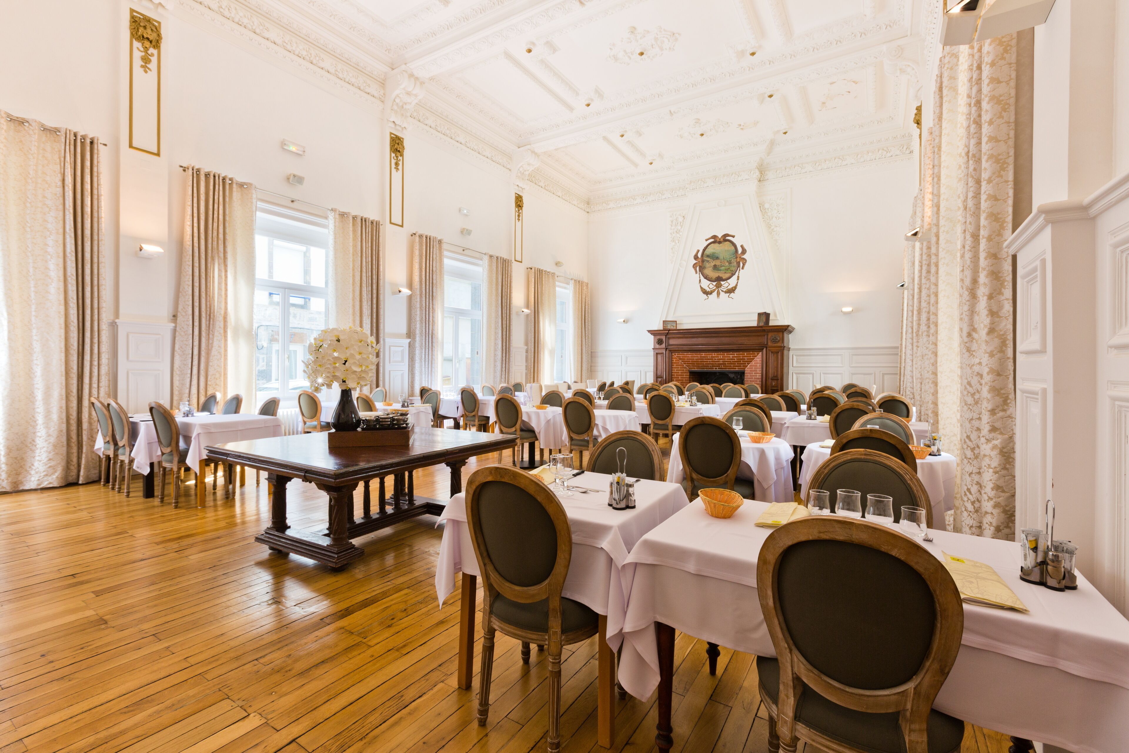 breakfast, lunch, dinner served; regional cuisine