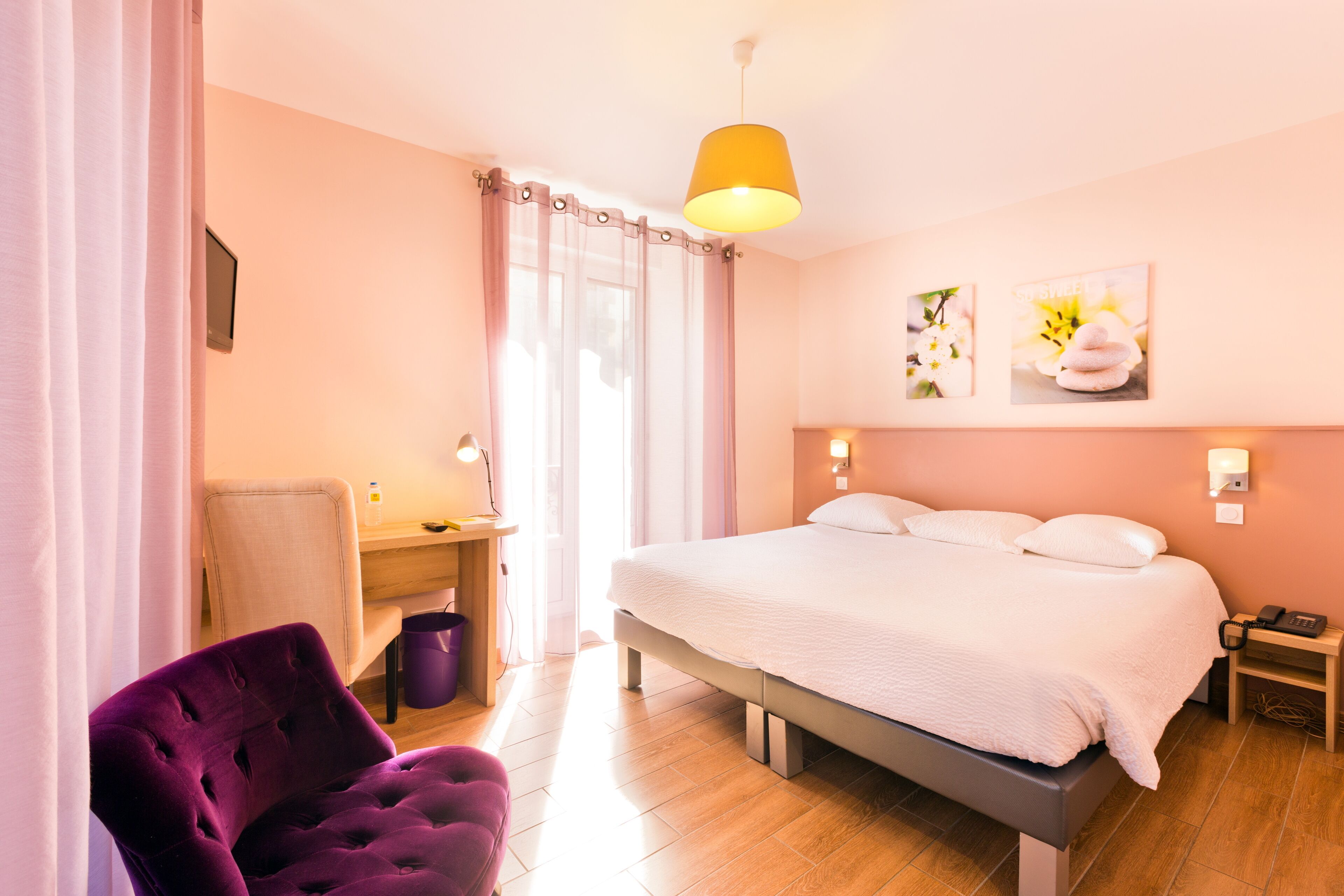 double room | desk, free cots/infant beds, rollaway beds, free wifi