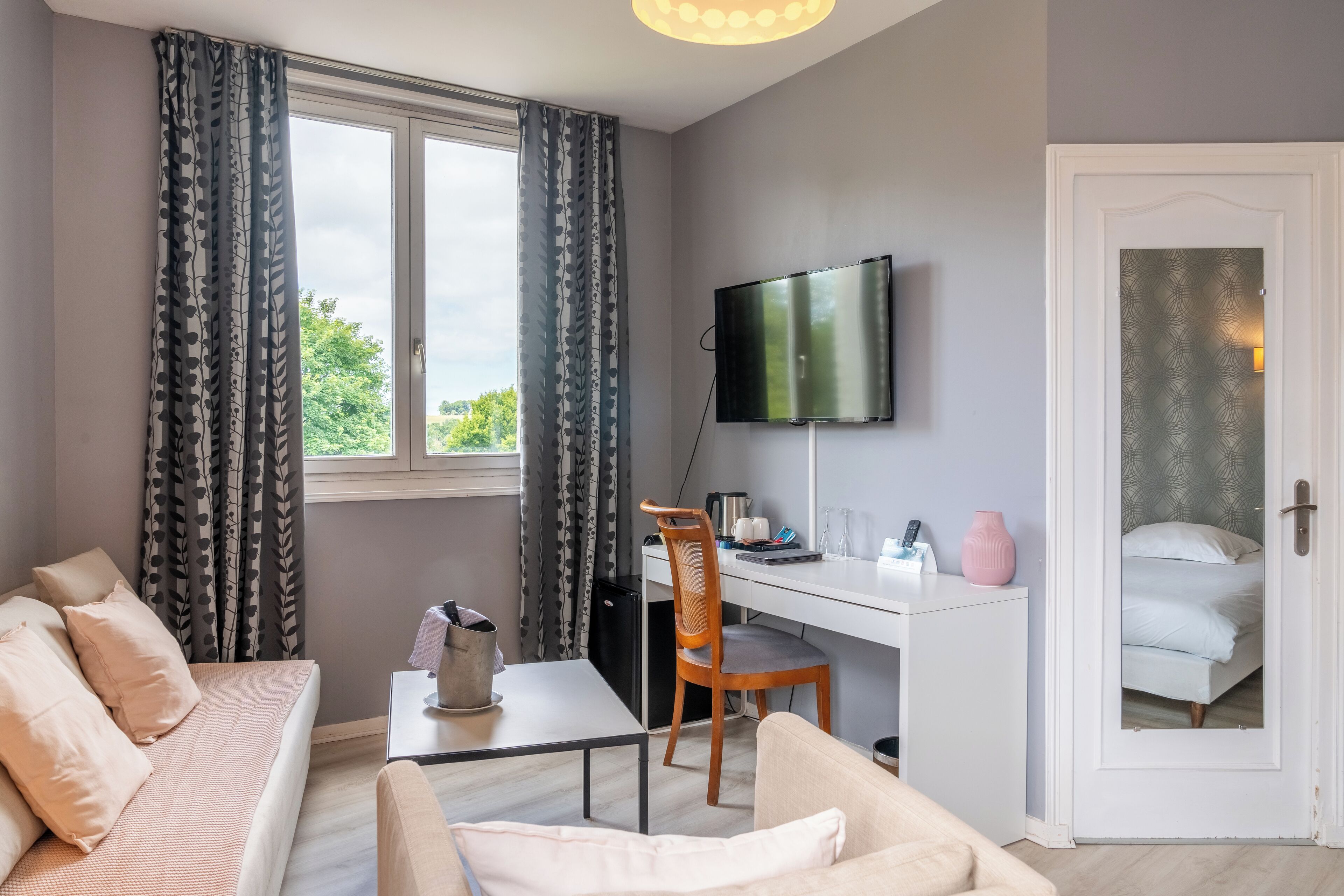 junior suite | in-room safe, desk, soundproofing, free wifi