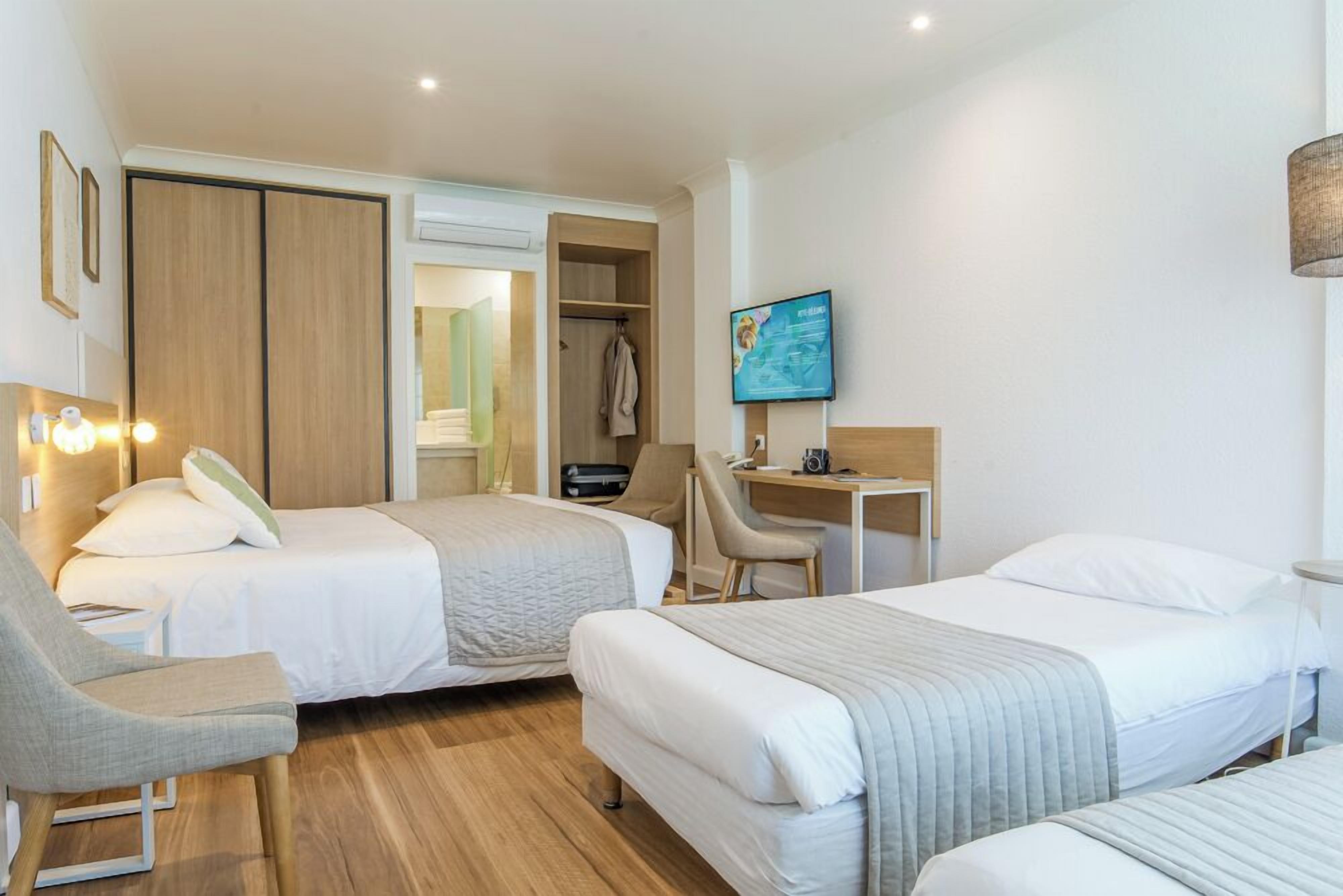 Chambre Familiale | Coffres-forts dans les chambres, bureau