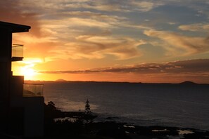 Voorkant accommodatie - avond/nacht