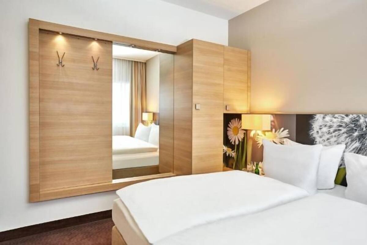 Premium bedding, Select Comfort beds, laptop workspace