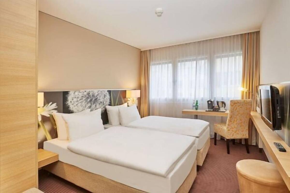 Premium bedding, Select Comfort beds, laptop workspace