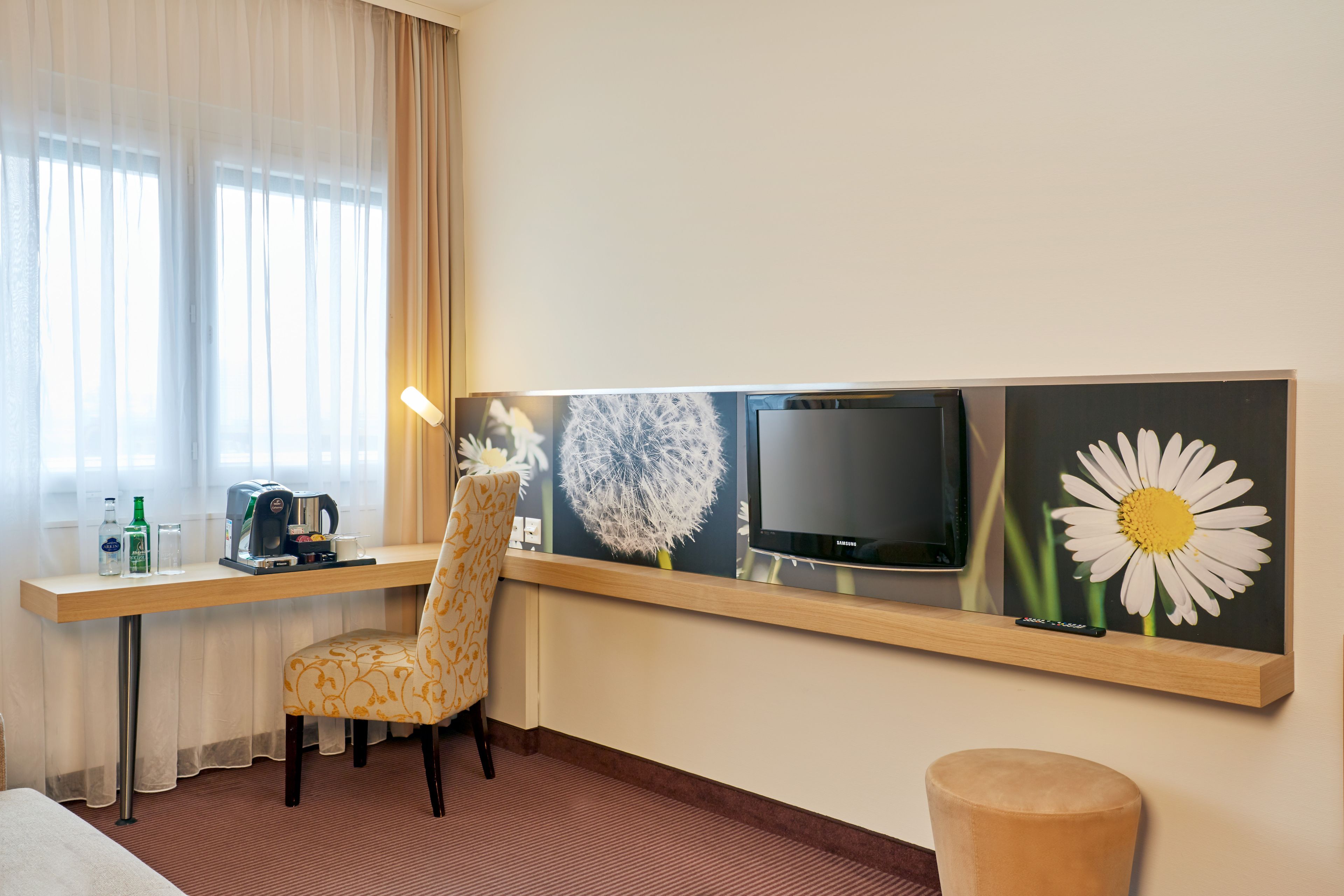 premium bedding, select comfort beds, in-room safe