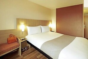 Standard Double Room, 1 Double Bed - ibis Loriol Le Pouzin (Le Pouzin)