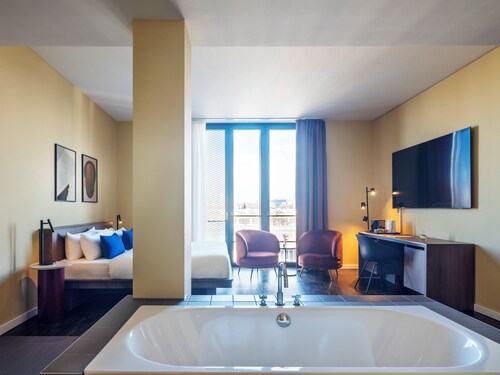 Numa Berlin Weinmeister