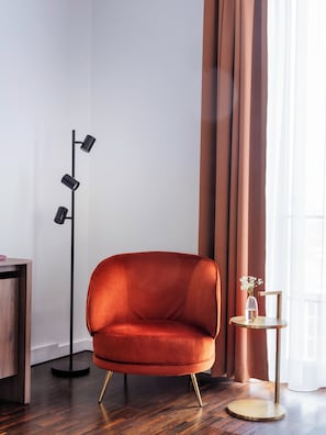 Ropa de cama de alta calidad, camas con pillow-top y minibar