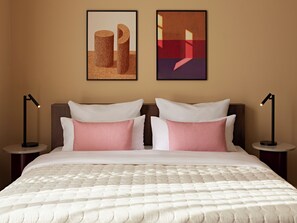 Roupas de cama premium, camas com colchões pillow-top, frigobar