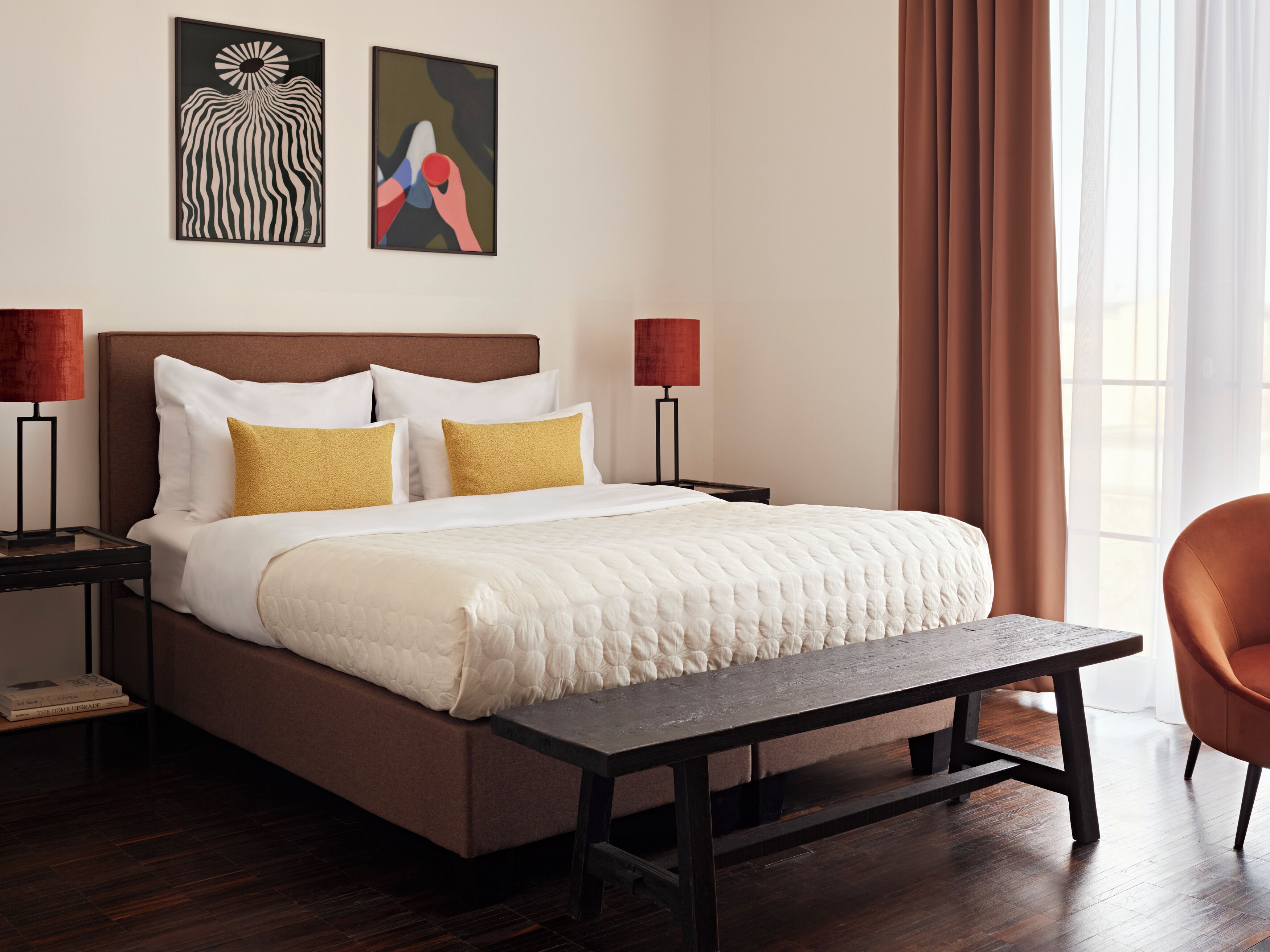 Peralatan tempat tidur premium, tilam berlapik, bar mini 